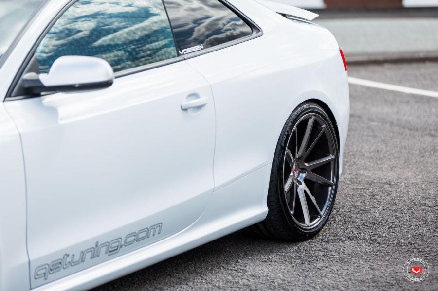 Детали экстерьера Audi RS5 Coupe on Vossen Wheels (VPS-301) 2017 года  (фото 7 из 48)